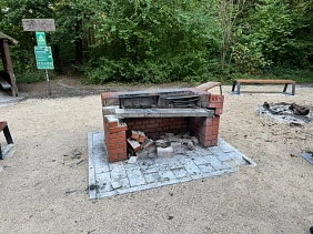 Vandalismus auf dem Grillplatz © Stadt Karben